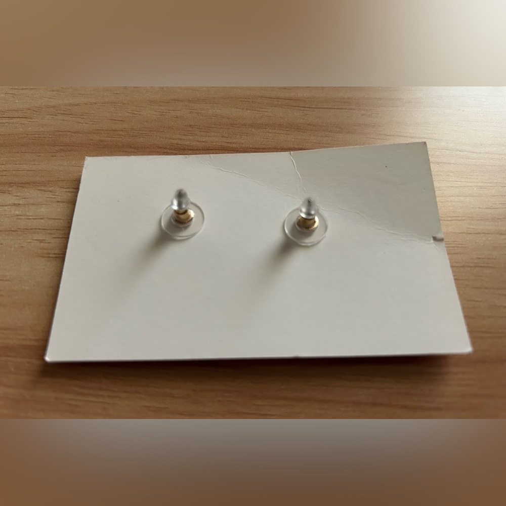 ✨ New ✨ Gorgeous Fashion Gold Earrings ✨ - Picture 4 of 5